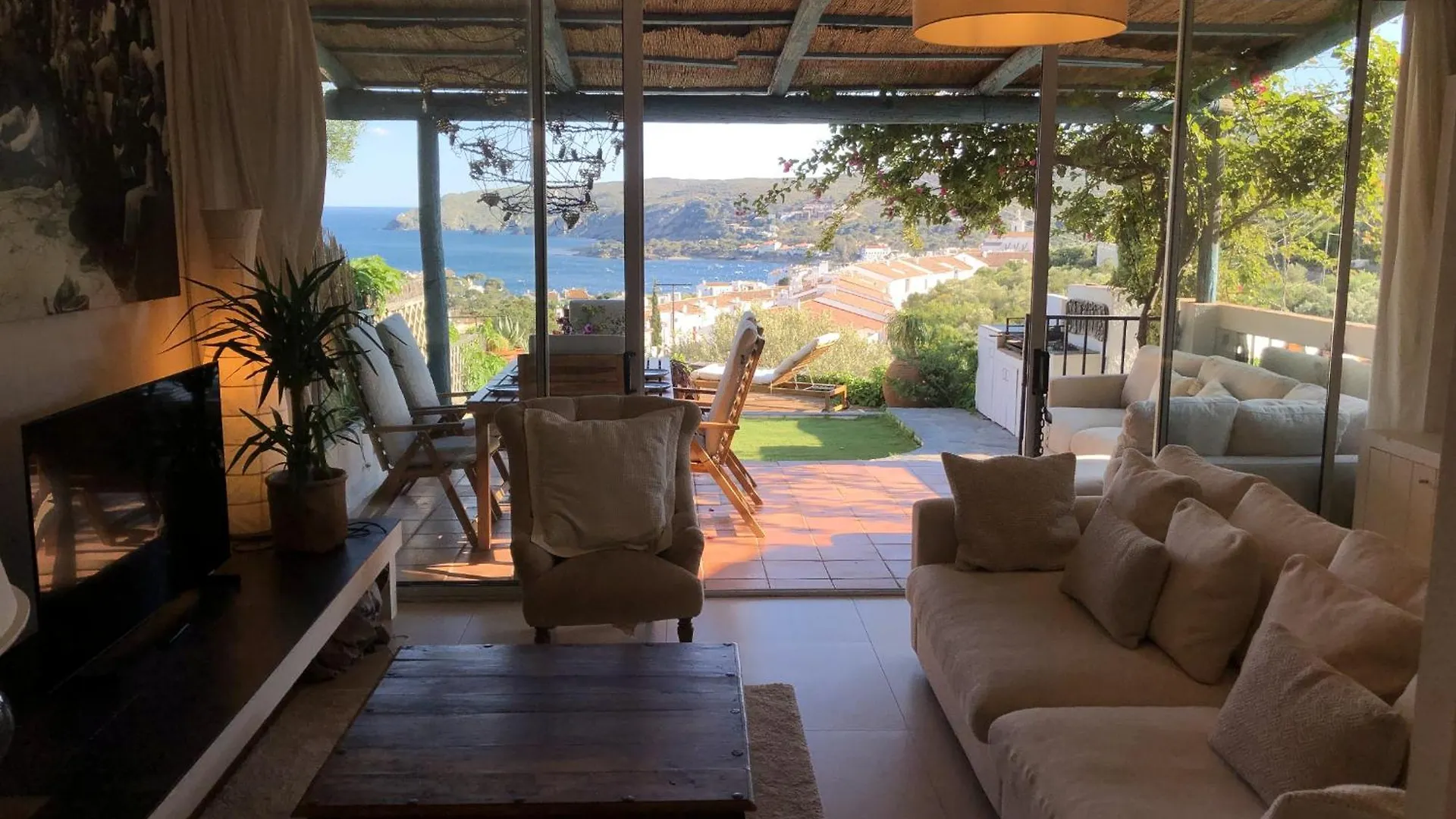 Apartment Stunning Views Over Cadaques