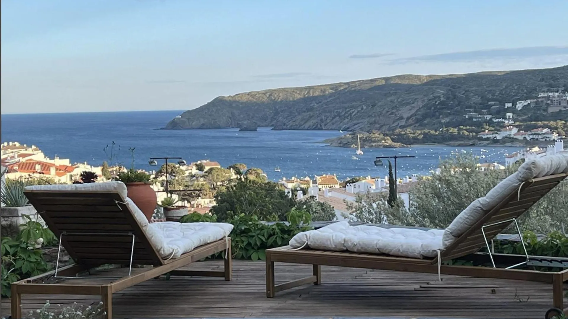Stunning Views Over Cadaques Apartment